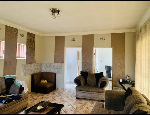 3 BEDROOM HOUSE FOR SALE IN VANDERBIJLPARK CE 3